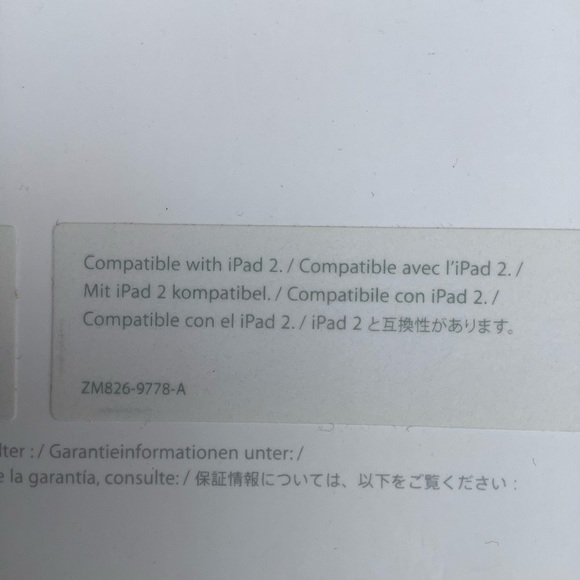 Year 2012 Apple iPad Smart Magnetic Cover for iPad 2 3 & 4 - Leather Black MC947 - Picture 10 of 15